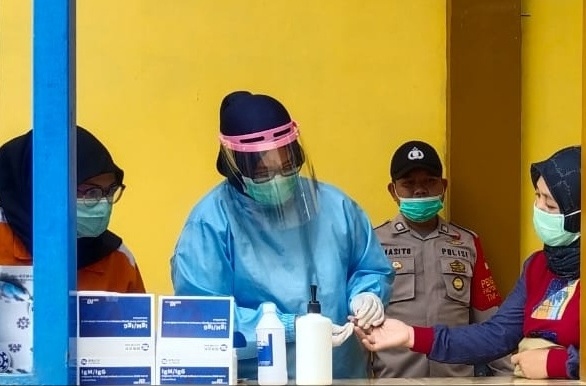 Cegah Penyebaran Covid-19, Tiga Pilar Kep Seribu Selatan Rapid Tes Gratis Semua Pendatang