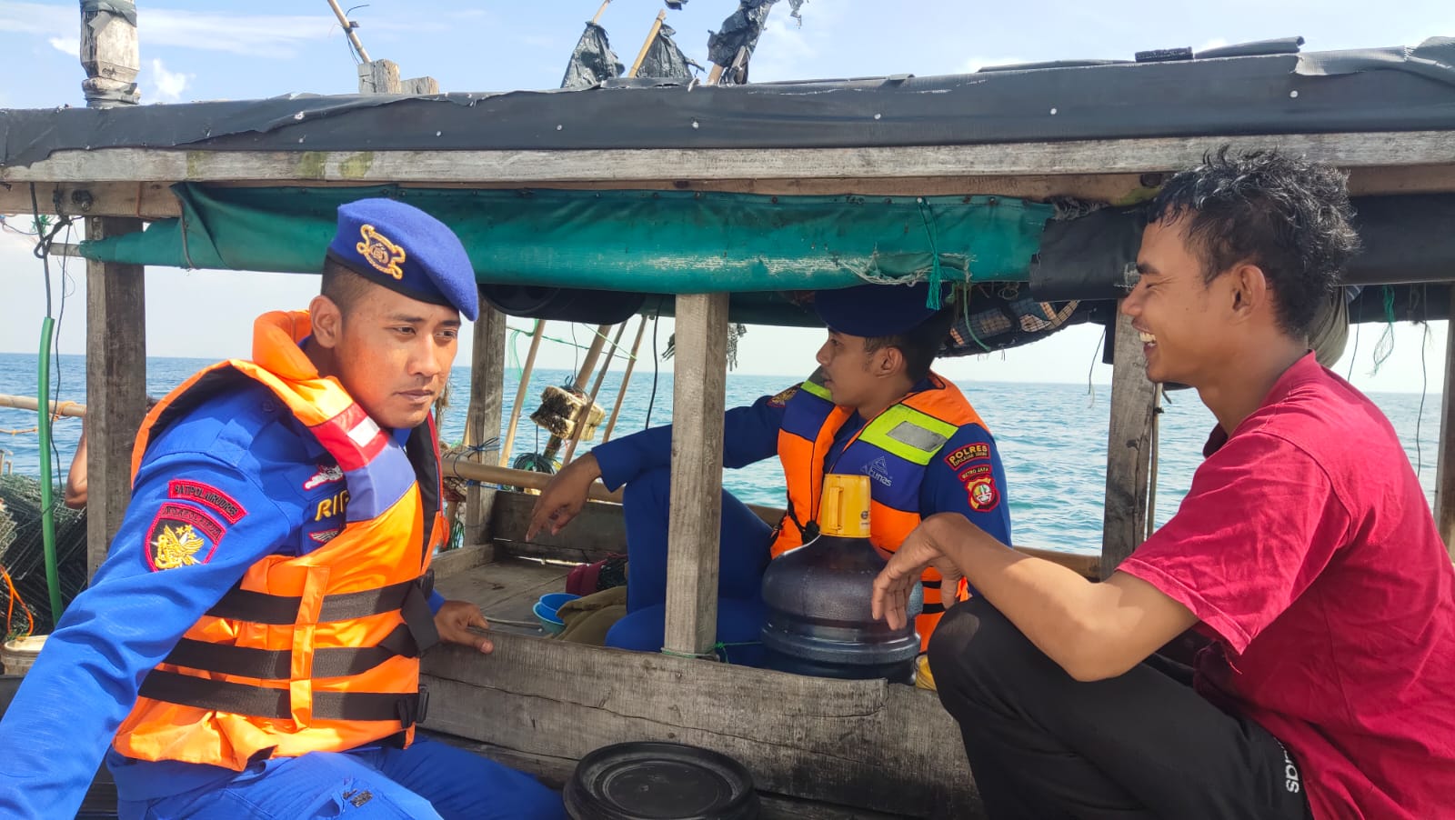 Patroli Laut Dialogis Satpolairud Polres Kepulauan Seribu: Waspada Tindak Kejahatan dan Keselamatan Nelayan di Perairan Kepulauan Seribu