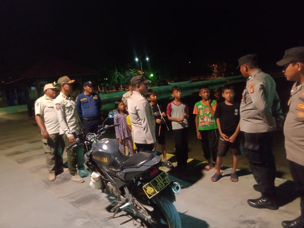 Giat Patroli Roda Dua Polsek Kepulauan Seribu Cegah Kenakalan Remaja