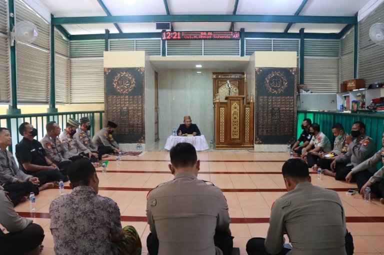 Binrohtal Setiap Ba'da Dzuhur, Polres Kepulauan Seribu Berupaya Wujudkan Polri Yang Presisi