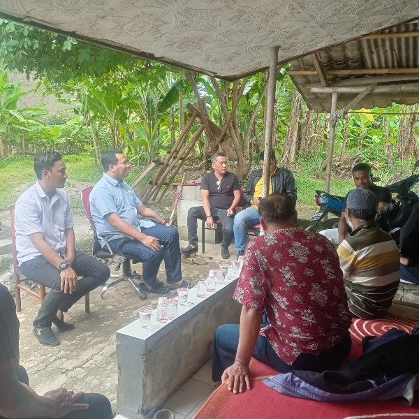 Tama S. Langkun Beri Advokasi Kepada Warga Sukahati yang Belum Terima Kompensasi Pembebasan Lahan