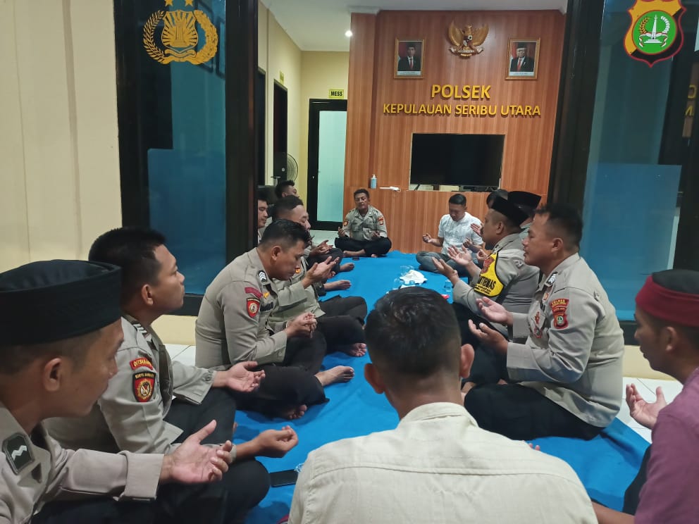 Malam Jum'at, Polsek Kepulauan Seribu Utara Lakukan Pengajian