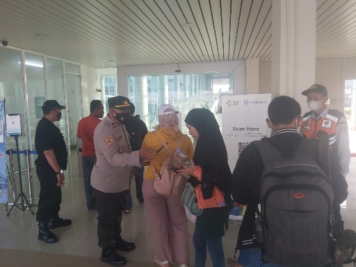 Pengamanan Dermaga Marina oleh Polres Kep. Seribu, 221 Penumpang Wajib Scan PeduliLindungi