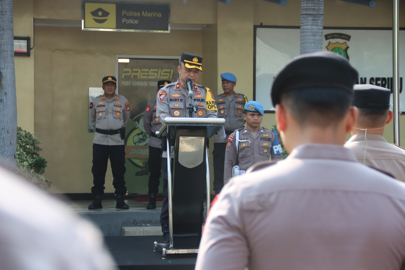 Polres Kep Seribu Gencar Awasi Prokes Wisatawan di Dermaga Marina