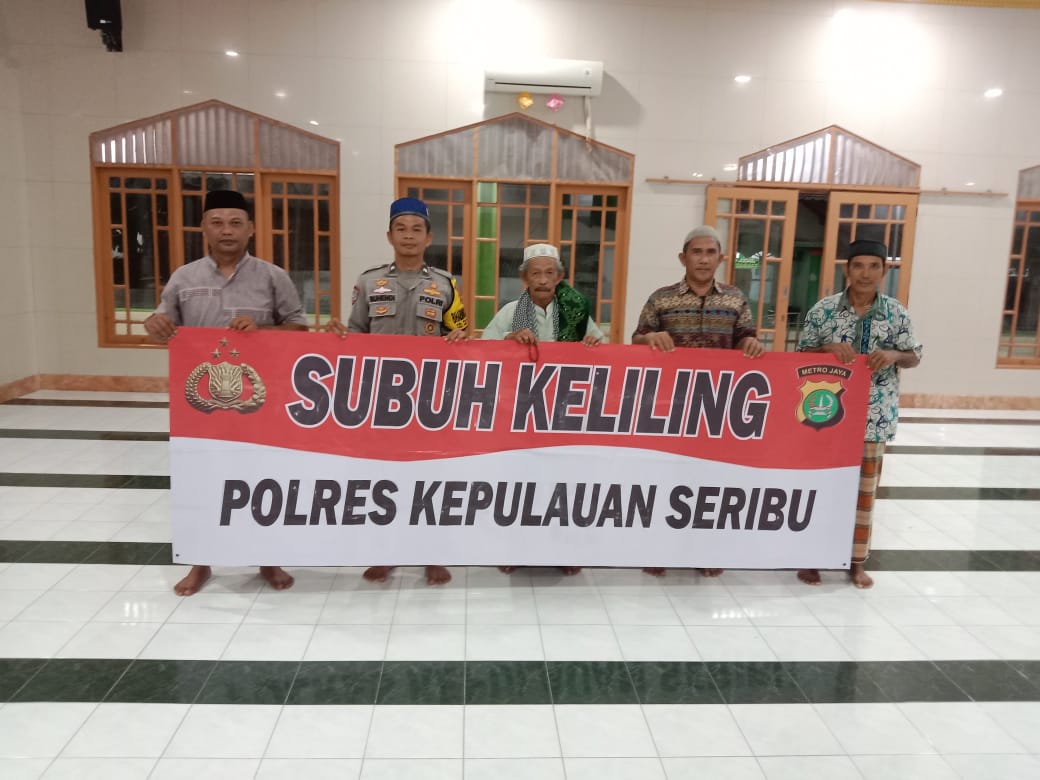 Bhabinkamtibmas Pulau Panggang Sambangi Masjid Annimah dalam Giat Cooling System Subuh Keliling