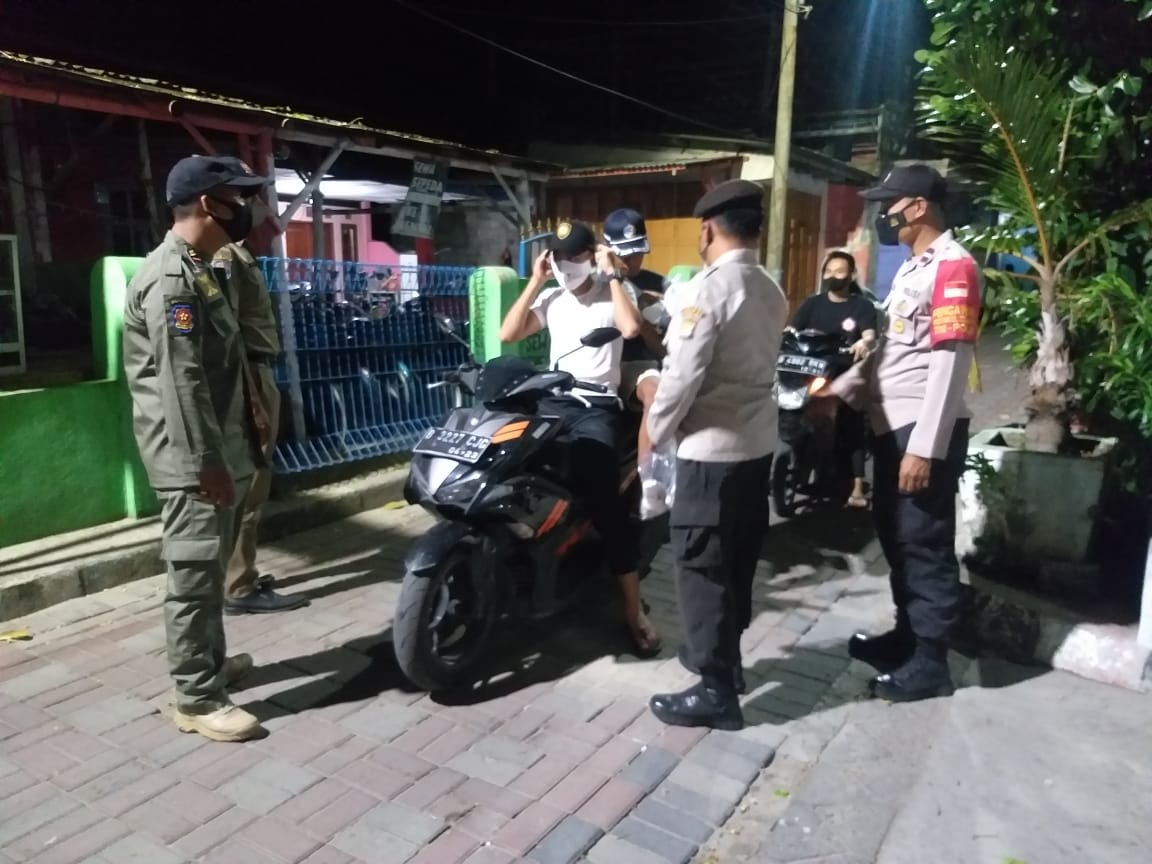 Polsek Kep Seribu Selatan Terus Giatkan Patroli Pengawasan ProKes PPKM Level Dua