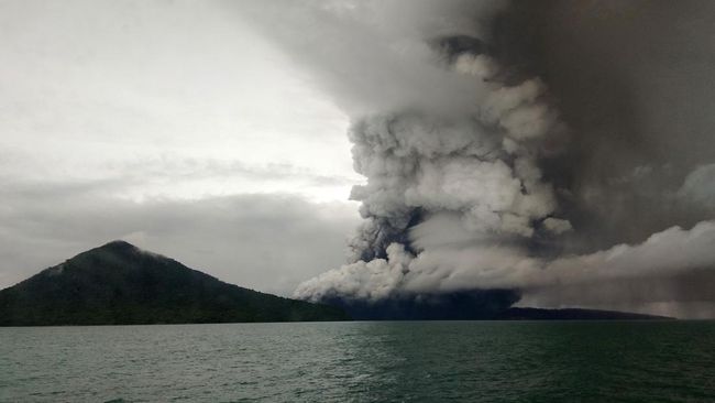 Erupsi Gunung Anak Krakatau Masih Berlangsung, Warga Diminta Menjauh 3 Km
