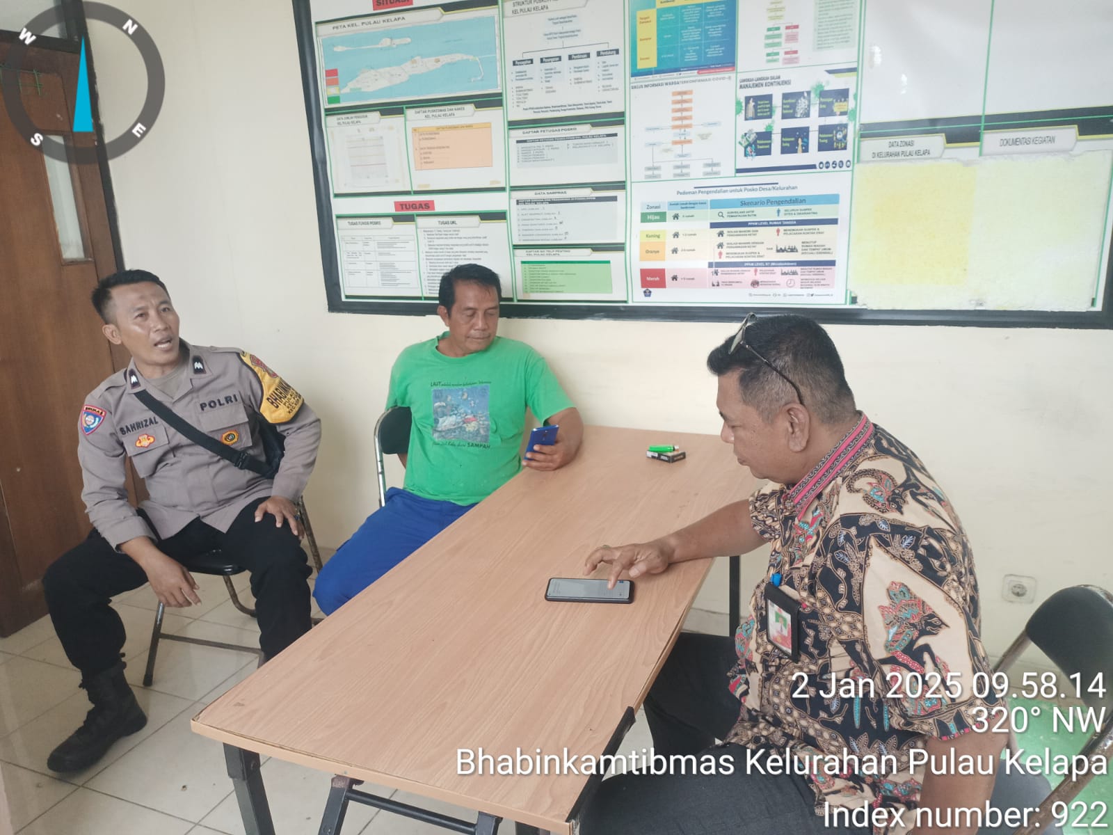 Bhabinkamtibmas Pulau Kelapa Himbau Warga Jauhi Judi Online Saat Sambang