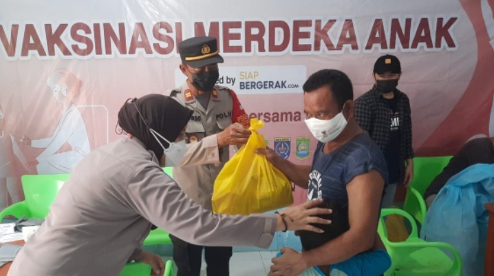 Ajak Anak Usia 6-11 Tahun di Pulau Panggang, Personel Polsek Kep Seribu Utara Sambangi Secara Door To Door