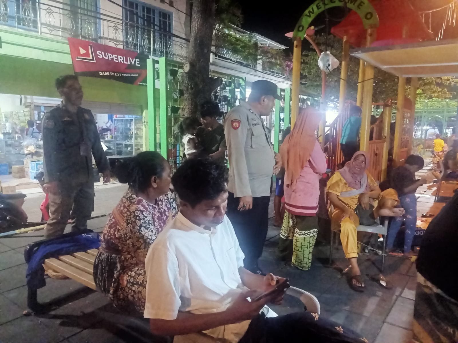Patroli Malam Polsek Kepulauan Seribu Utara, Himbau Warga Waspada terhadap Hoax