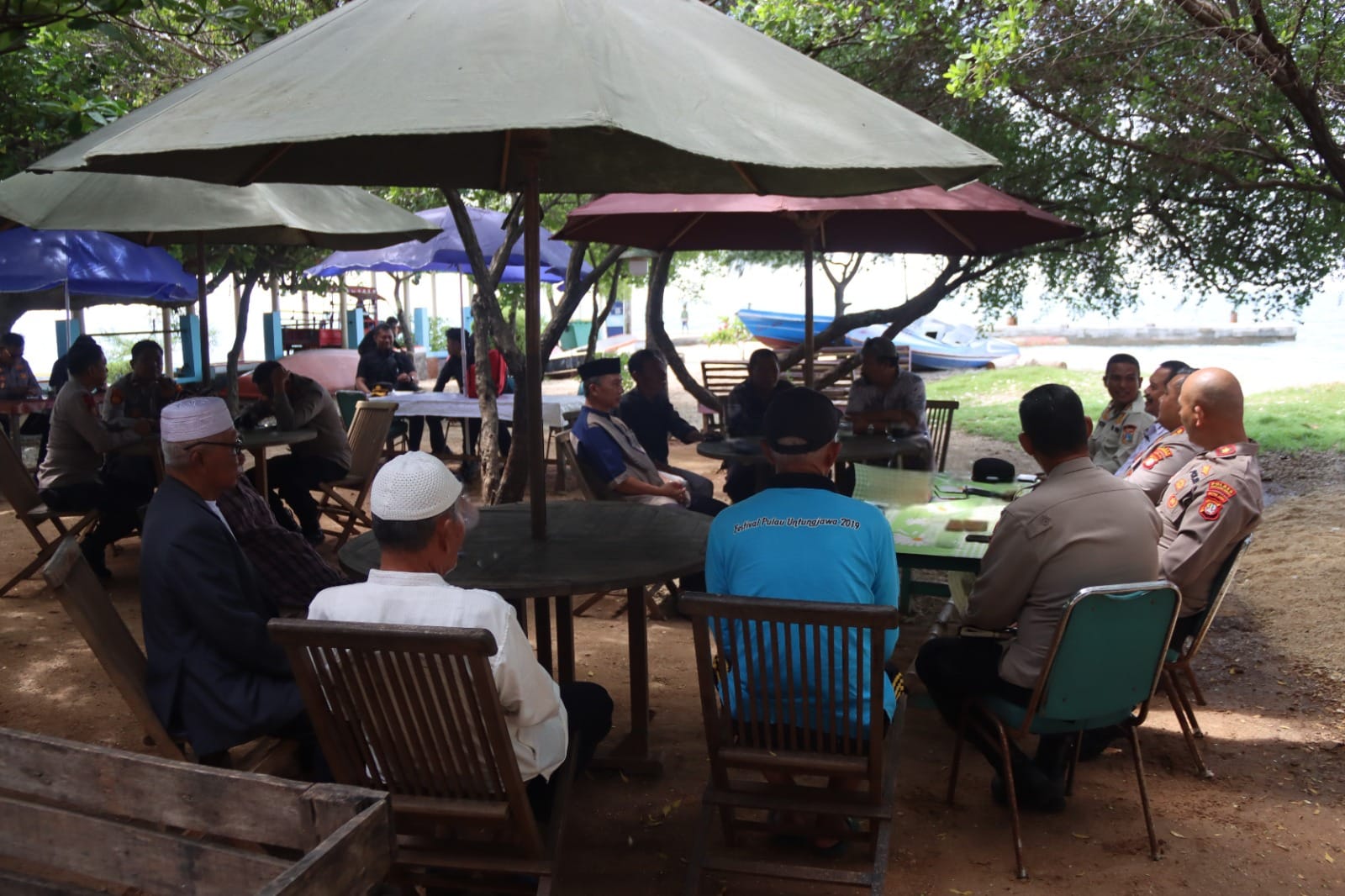 Kapolres Kepulauan Seribu Gelar Jumat Curhat di Pulau Pramuka, Tekankan Kamtibmas Kondusif dan Larangan Judi Online