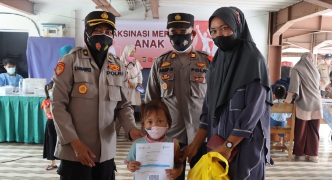 Maksimalkan Capaian Vaksin Merdeka Anak Usia 6-11 Tahun di Pulau Kelapa, Polres Kep Seribu Turunkan Personel Penebalan