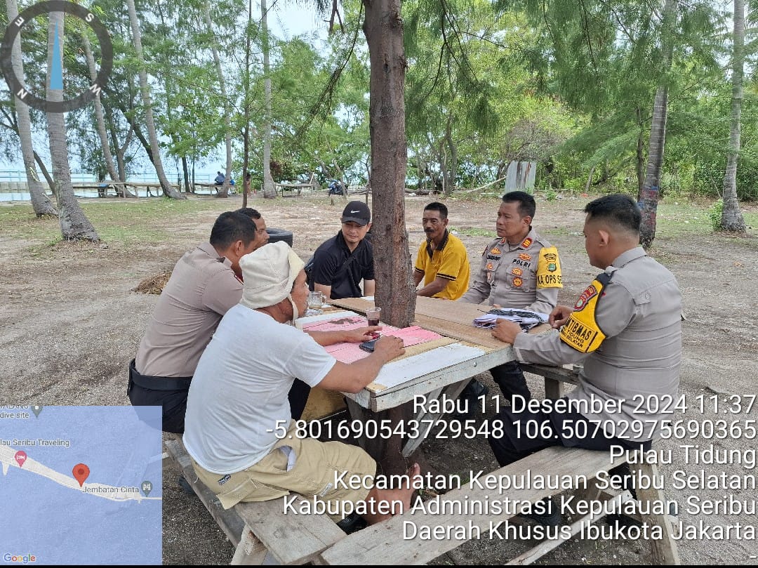 Kapolsek Kepulauan Seribu Selatan dan Bhabinkamtibmas Pulau Tidung Laksanakan Giat Cooling System Pasca Pilkada 2024 