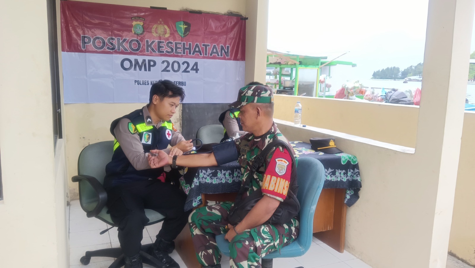 Sidokkes Polres Kepulauan Seribu Dirikan Pos Kesehatan Pasca Pemungutan Suara Pilkada 2024 di Pulau Panggang  