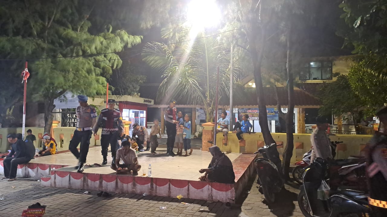 Patroli Malam Gabungan Polsek Kepulauan Seribu Utara Perkuat Siskamling dan Antisipasi Guantibmas