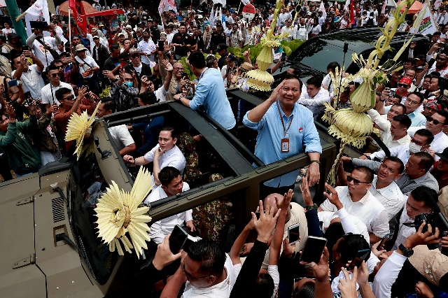 Prabowo Jelaskan Makna Naik Maung Bareng Gibran saat Daftar ke KPU: Tanda Koalisi Kita Ingin Bawa Indonesia Maju