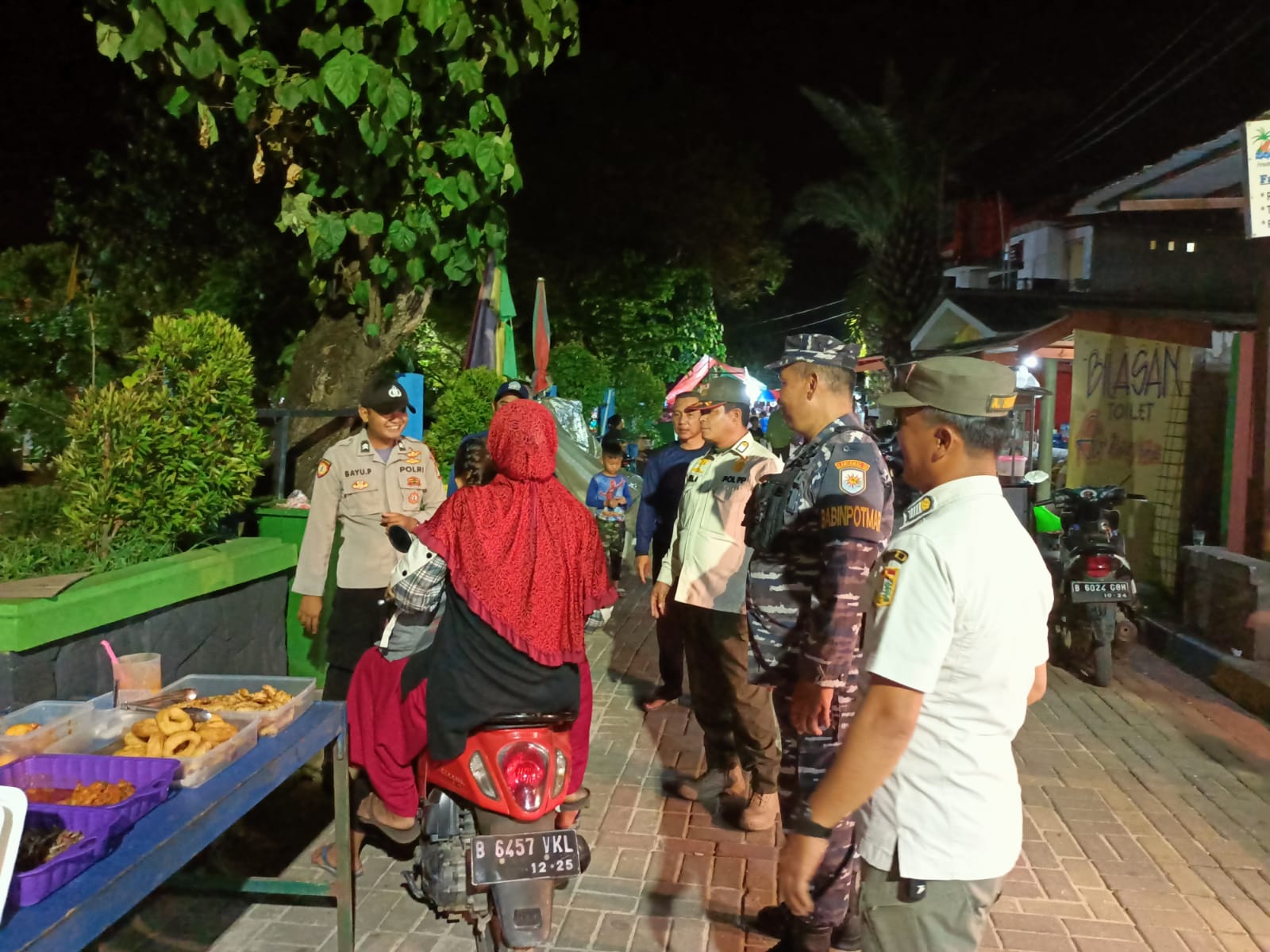 Dalam Giat Patroli Malam Anggota Himbau Warga Tak Termakan Hoax
