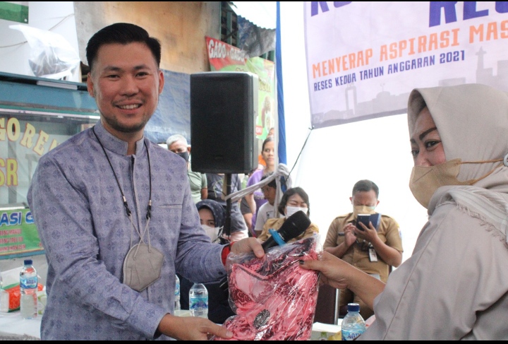 Jupiter Reses di Kelurahan Tangki, Warga ; Terima Kasih Pak Dewan