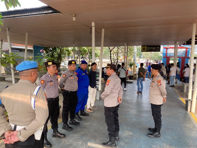 Polres Kepulauan Seribu Amankan Keberangkatan Warga dan Wisatawan di Dermaga Marina Ancol