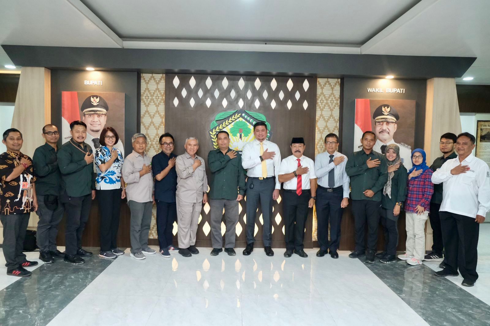 Polres Kep. Seribu dan Polsek Kep. Seribu Selatan Laksanakan Patroli Malam Dengan Harapan dapat Wujudkan Sitkamtibmas Aman dan Kondusif