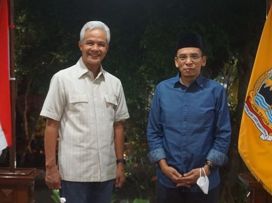 Postingan Foto TGB Bareng Ganjar Pranowo Panen Pujian Netizen