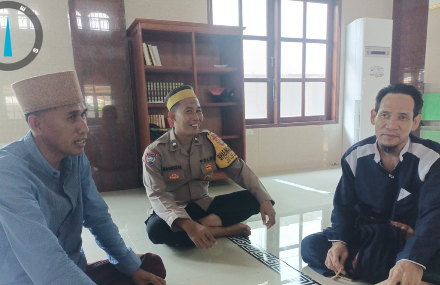 Bhabinkamtibmas Pulau Kelapa Aipda Sahrizal Sambangi Tokoh Agama, Wujudkan Ramadhan yang Sejuk dan Kondusif