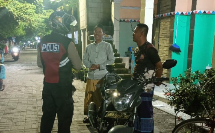 Polisi Baik dan Humanis, Polsek Kepulauan Seribu Selatan Gelar Patroli Malam Demi Keamanan Warga