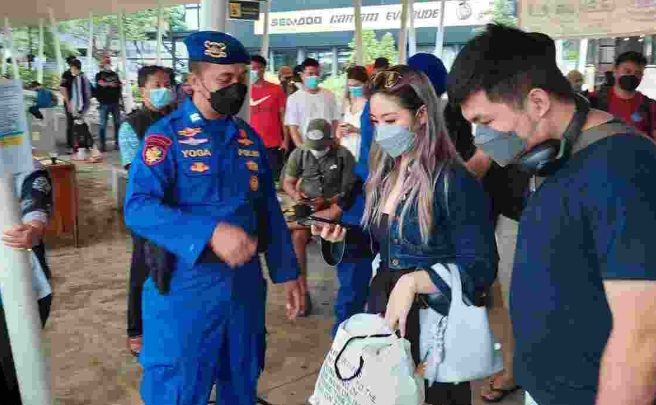 Di Dermaga Marina Ancol 159 Penumpang Kapal ke Pulau Scan PeduliLindungi