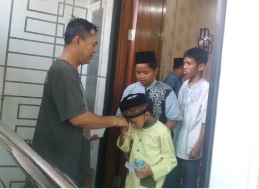 Peringatan 10 Muharam, Penasehat KBWJU Santuni Puluhan Anak Yatim