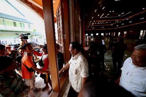 Tinjau Pembangunan Gedung Akmil, Prabowo Sapa Pekerja Proyek: Terima kasih, Kerjanya Bagus