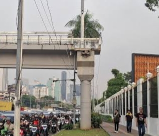 Soal Tangga JPO di Samping DPR/MPR Hilang, Kadis Bina Marga DKI Ogah Merespon