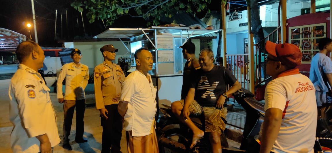 Patroli Malam di Pulau Panggang: Antisipasi Kenakalan Remaja dan Himbau Waspada terhadap Hoax dan Paham Radikal