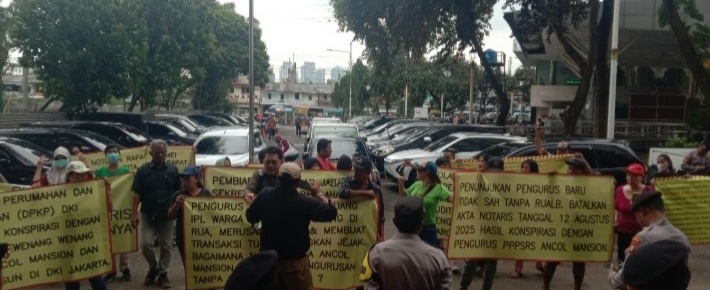 Gelar Unjuk Rasa di Balaikota DKI, Warga Ancol Mansion Minta Gubernur Copot Pengurus PPPRS