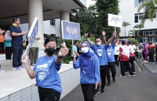 Jalan Sehat Kreatif, Enam Puluh Tim Susuri Kampung Kampanyekan Program Pemerintah