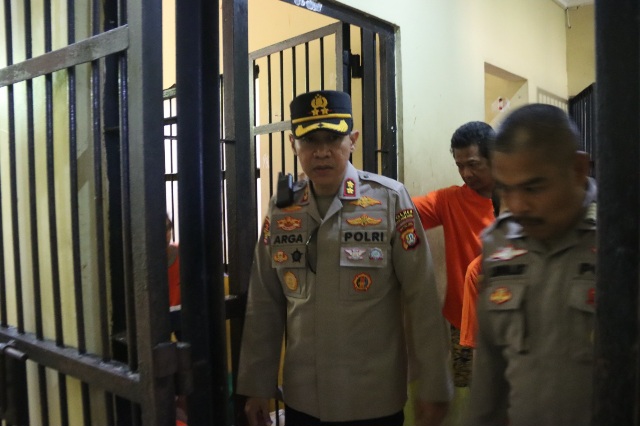Kapolres Kepulauan Seribu AKBP Argadija Putra Tinjau Langsung Kondisi Tahanan di Mako Pulau Karya