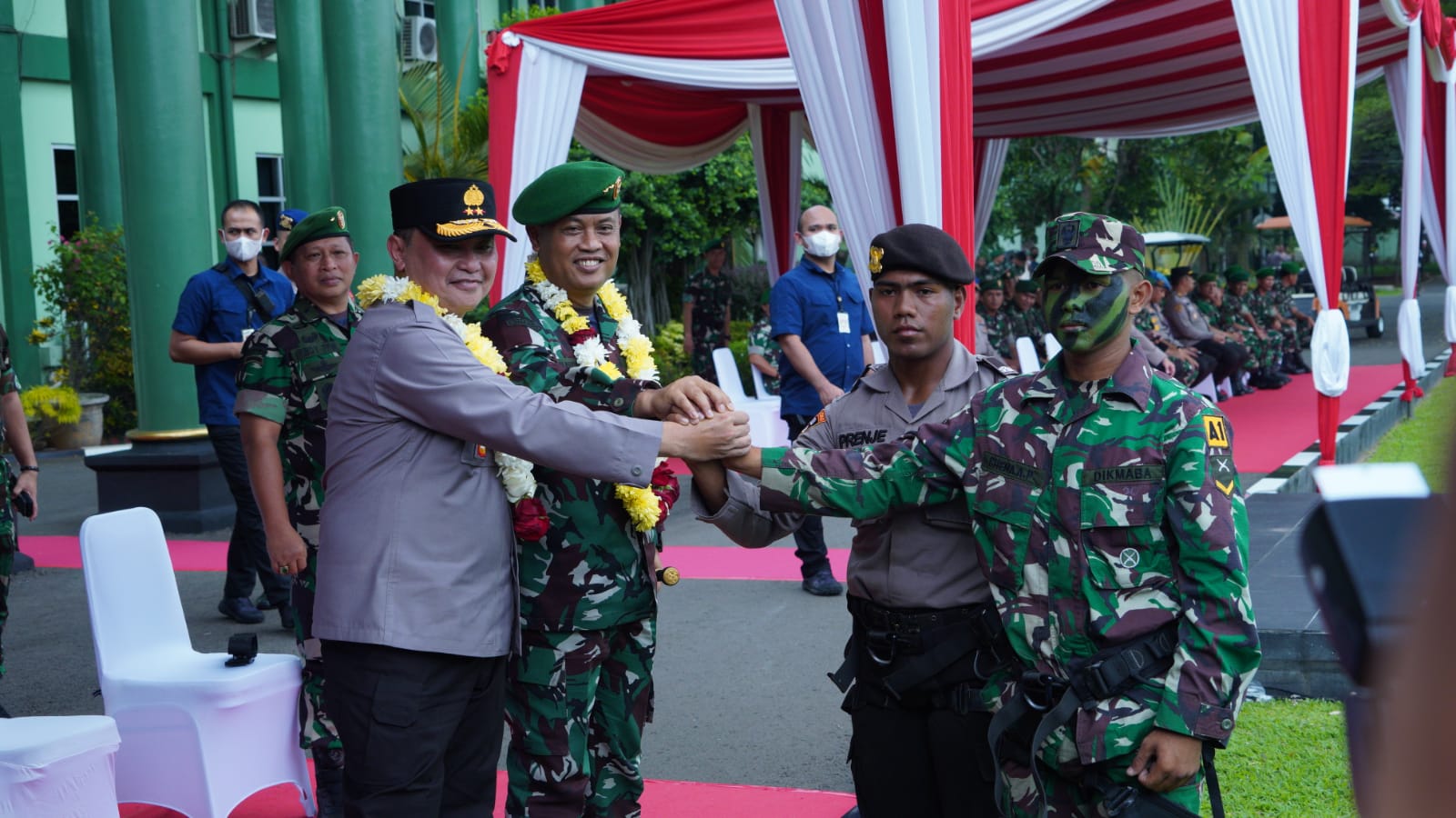 Kapolda Metro Jaya dan Pangdam Jaya Buka Diklat integrasi Dikmaba TNI Dan Diktukba Polri Tahun 2022 di Rindam Jaya