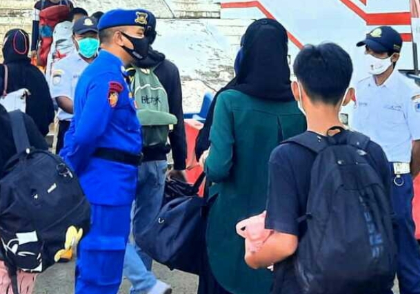 Dengan 5 Kapal, 128 Penumpang Berangkat ke Pulau Seribu dari Pelabuhan Kaliadem Setelah Scan PeduliLindungi