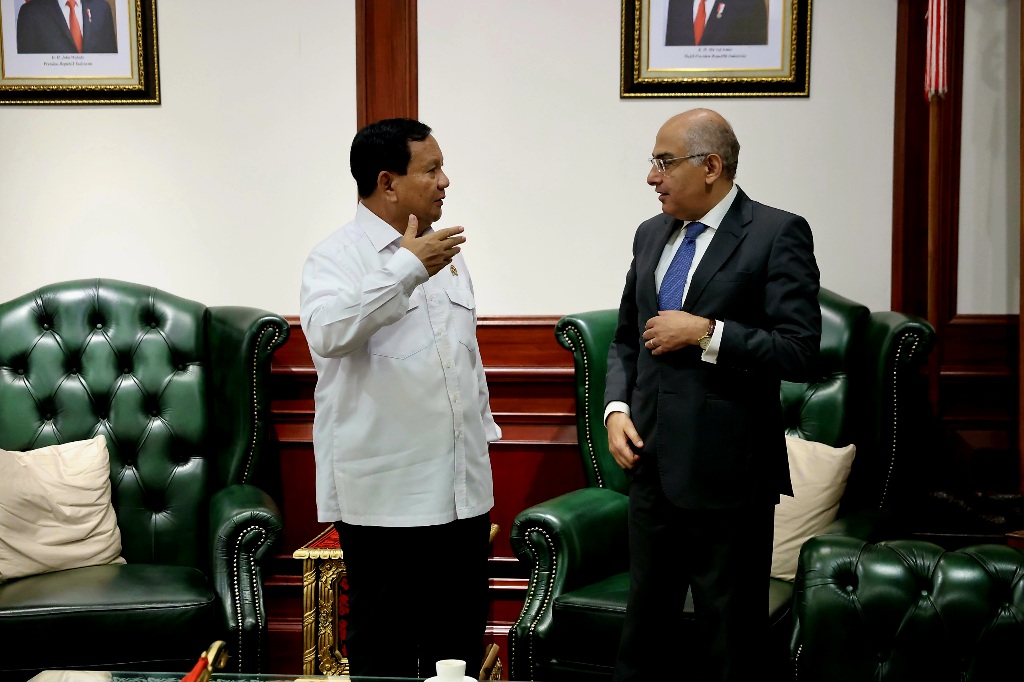 Prabowo Bahas Pengiriman Kapal Rumah Sakit TNI ke Palestina dengan Dubes Palestina