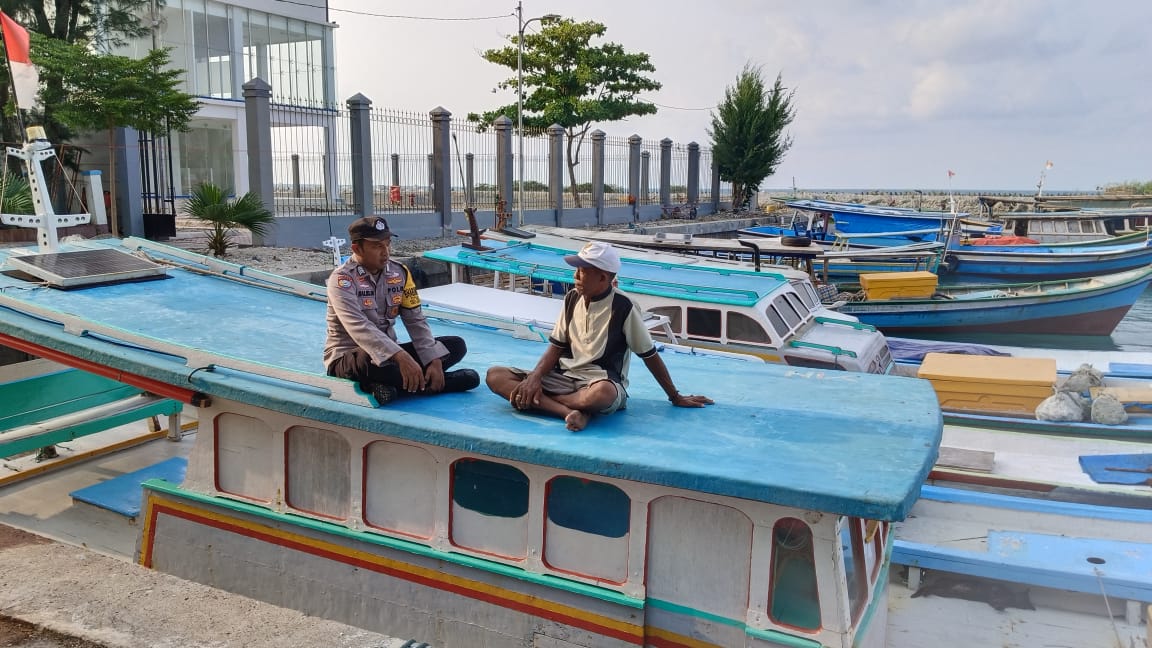 Bhabinkamtibmas Pulau Terjauh di Pulau Seribu Imbau Nelayan Terapkan Prosedur Keselamatan Saat Berlayar