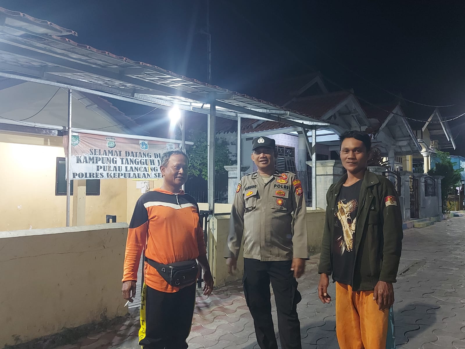 Patroli Malam Polsek Kepulauan Seribu Selatan: Himbauan Kamtibmas dan Sosialisasi Call Centre Polri