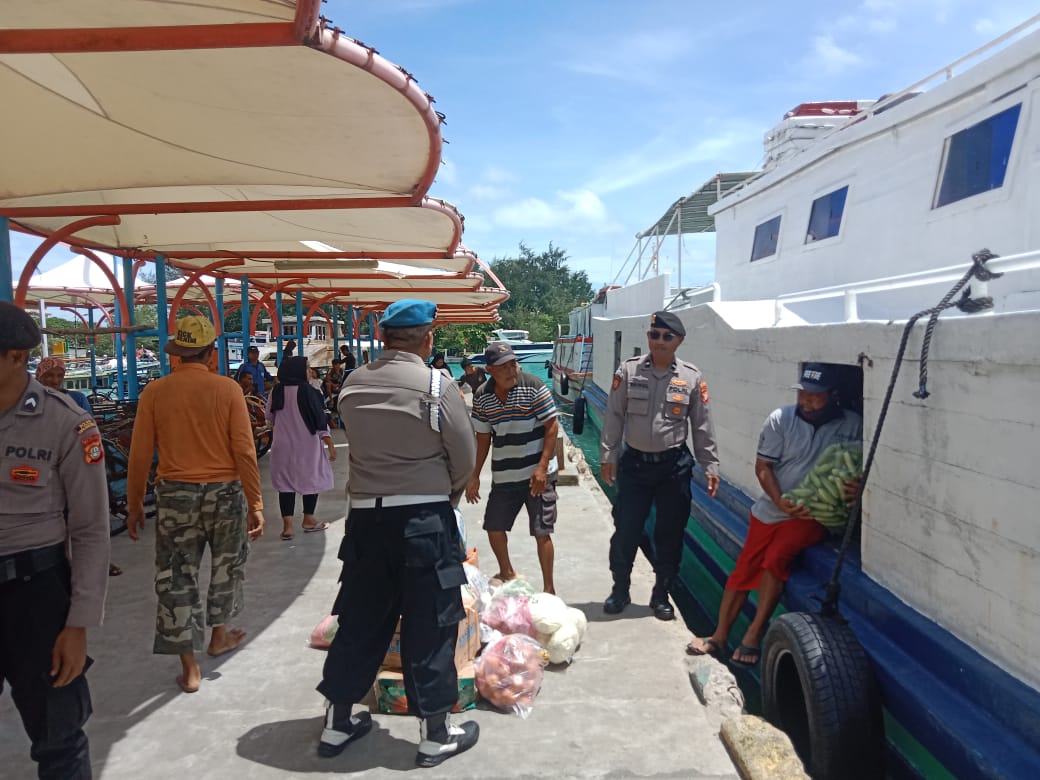 Polsek Kepulauan Seribu Utara Gelar Pengamanan Dermaga untuk Cegah Masuknya Miras dan Narkoba 