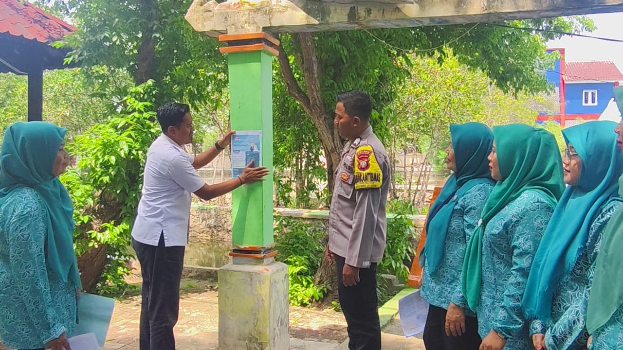 Bhabinkamtibmas pulau lancang bersama pkk sosialisasikan bahaya pernikahan dini kepada warga kepulauan seribu selatan