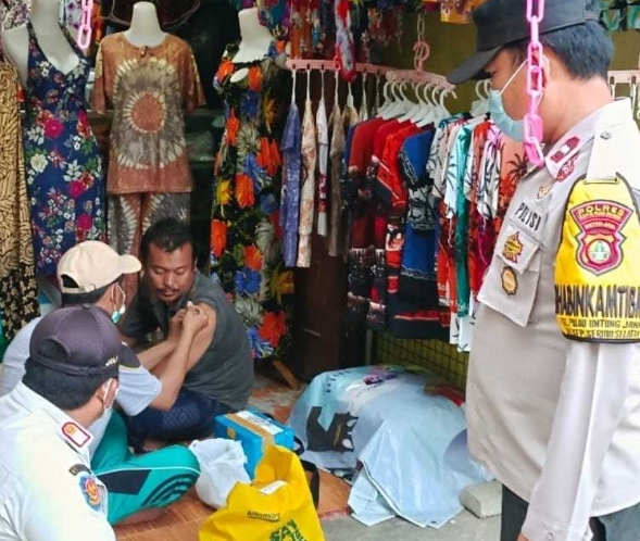 Polsek Kep Seribu Selatan Terus Gelar Vaksinasi Booster COVID-19 di 4 Pulau Pemukiman di Wilayahnya