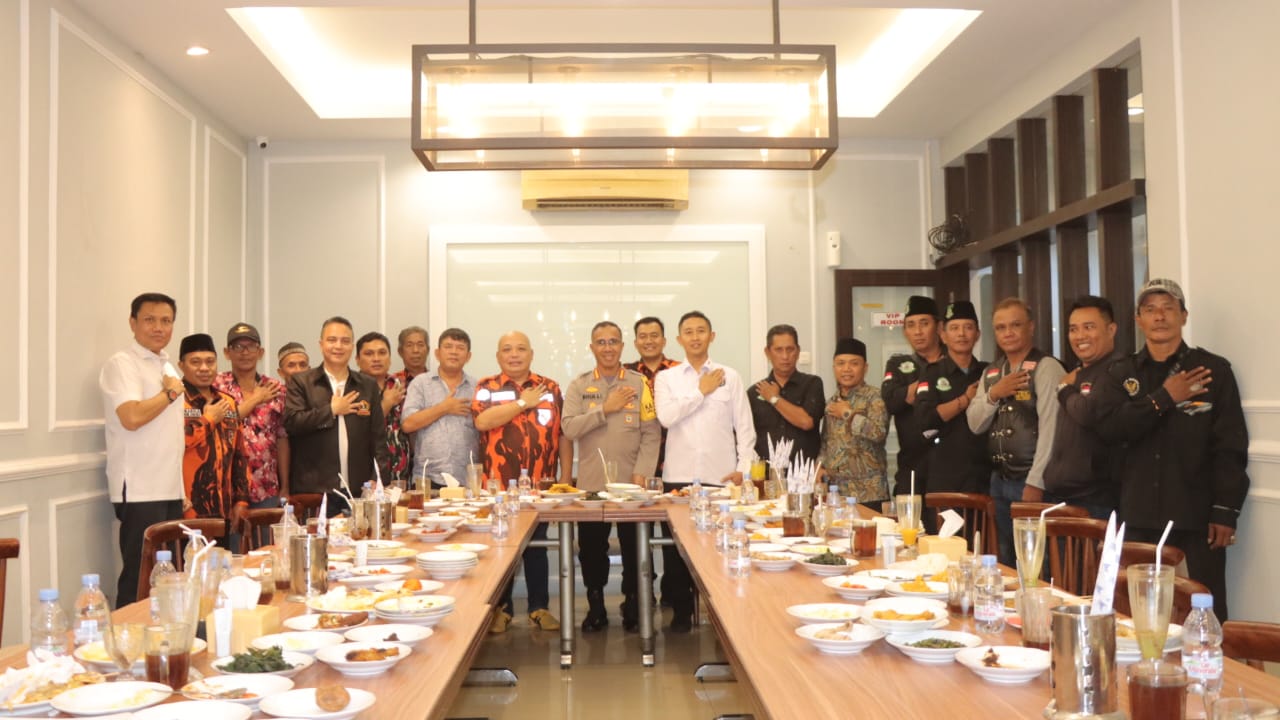 Kapolres Metro Jakarta Timur Gelar Silahturahmi Dan Buka Puasa Bersama Organisasi Masyarakat Bersatu se-Jakarta Timur