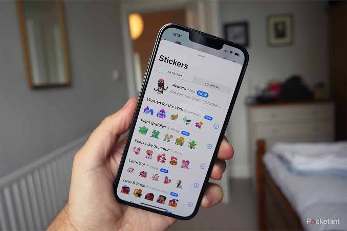 Stiker WhatsApp Dibuat dari Foto Orang Lain, Bisa Berujung Pidana?