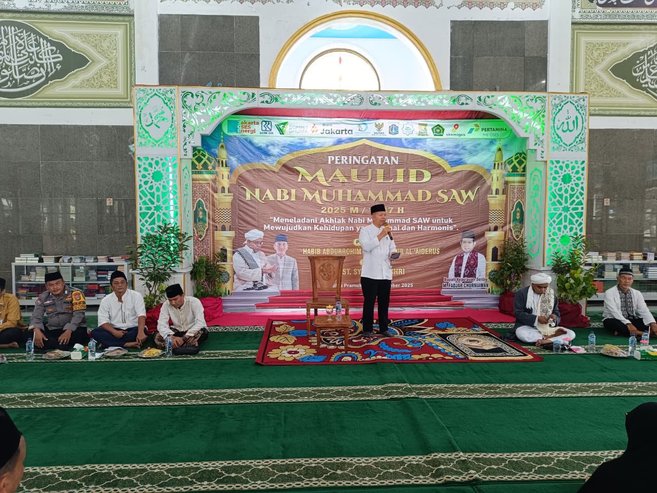 Bhabinkamtibmas Pulau Pramuka Hadiri Peringatan Maulid Nabi Muhammad SAW 1447 H di Masjid Al Makmuriyah