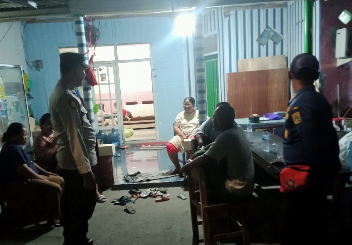 Patroli Malam Polsek Kepulauan Seribu Selatan Gandeng Tokoh Agama Pulau Tidung