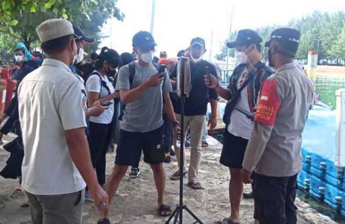 179 Penumpang Kapal Tiba Di Kep Seribu Selatan Diwajibkan Taat ProKes dan Scan PeduliLindungi