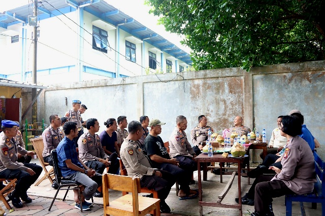 DPP Partai Perindo Salurkan Bantuan untuk Korban Gempa di Posko Pengungsian Kampung Kopeng