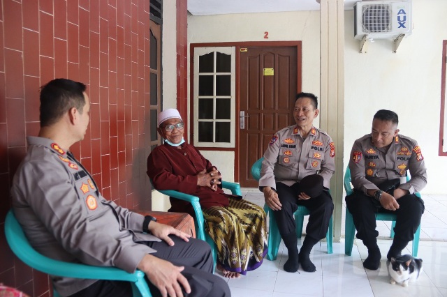 Jumat Curhat Kapolres Kepulauan Seribu Bersama Tokoh Agama Pulau Untung Jawa